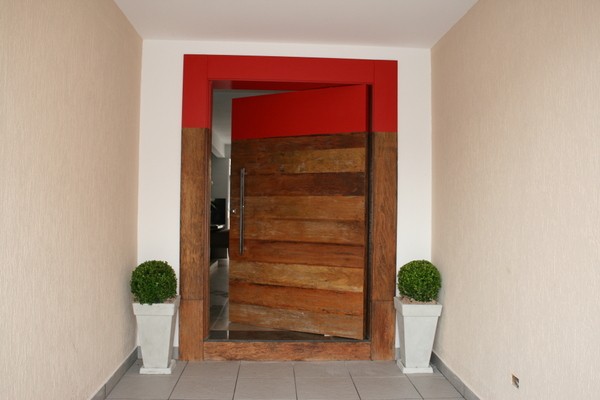 Porta de Madeira para Entrada Principal